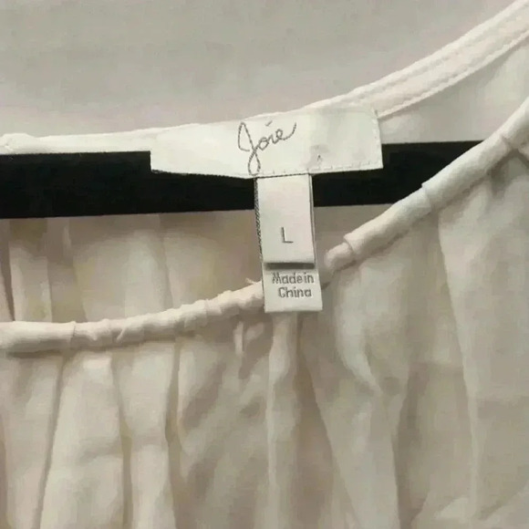 Joie Beautiful Flowing 100% Silk Blouse Size L - Picture 3 of 8